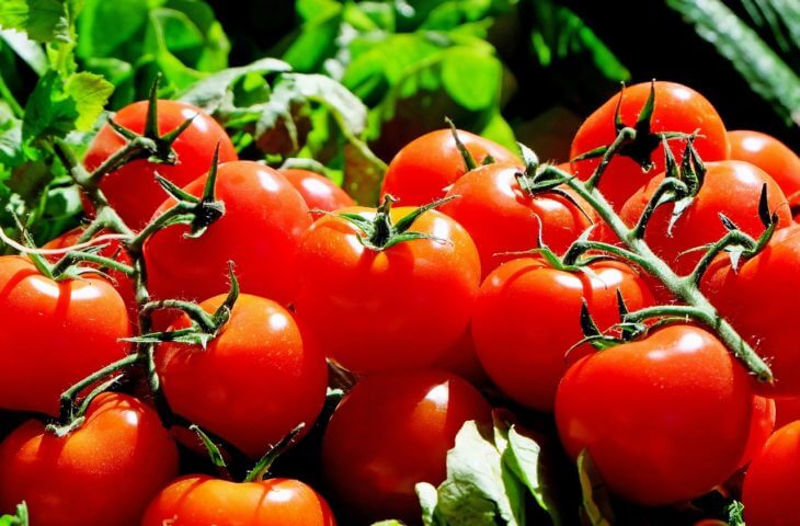 トマトの加熱で減る栄養素と増える栄養素