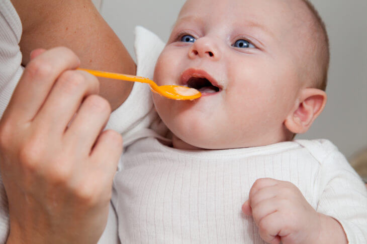キウイは赤ちゃんのいつから離乳食に使用できる？
